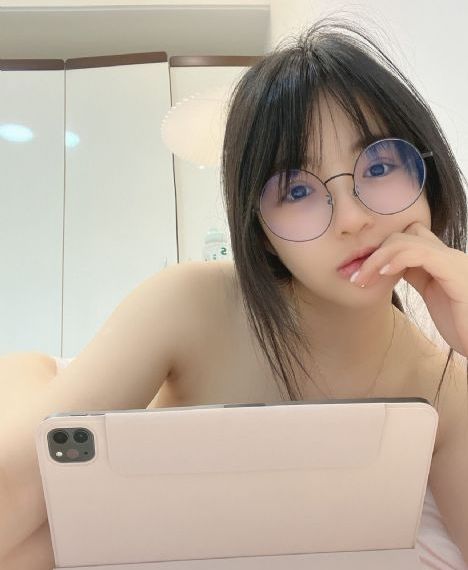 《年轻的小婊孑2》韩剧_1080P动漫免费观看